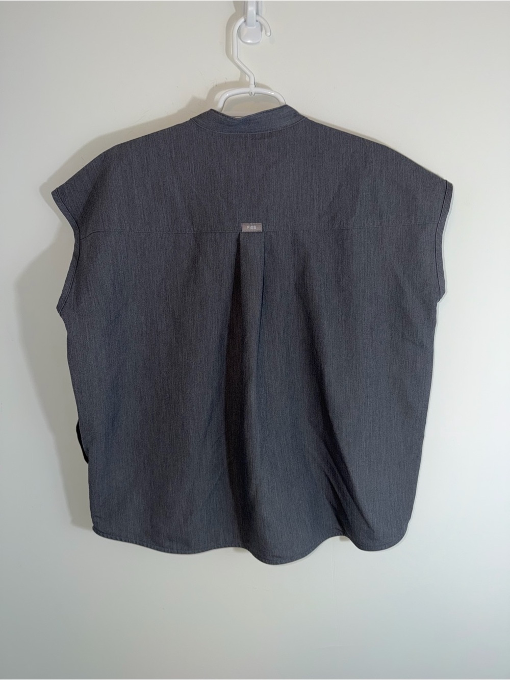 FIGS Rafaela Oversized Scrub Тор - Graphite FIGS medium - Picture 6 of 7